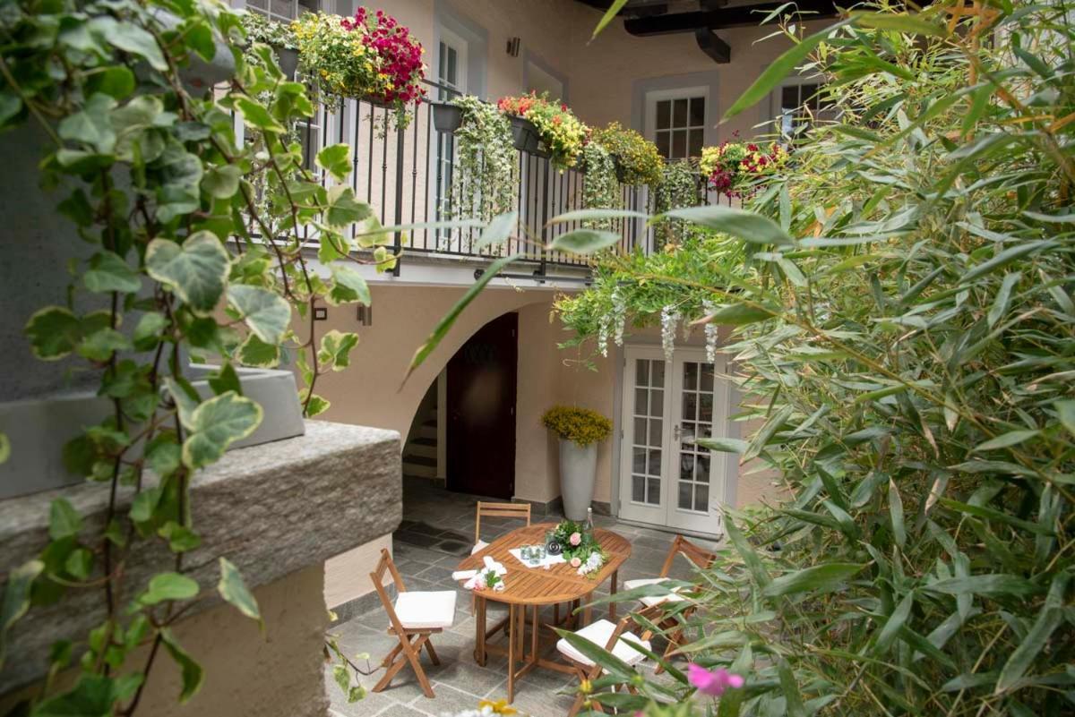 Casa Mia Villa Castelveccana Exterior foto