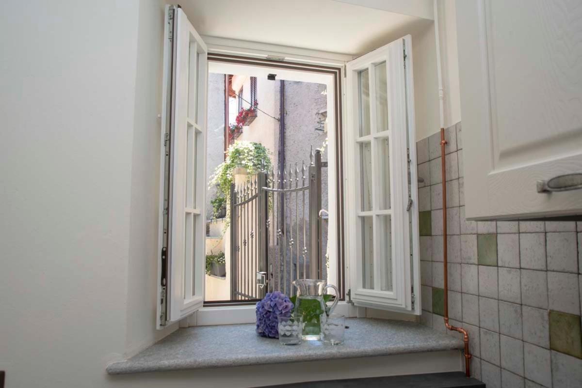 Casa Mia Villa Castelveccana Exterior foto